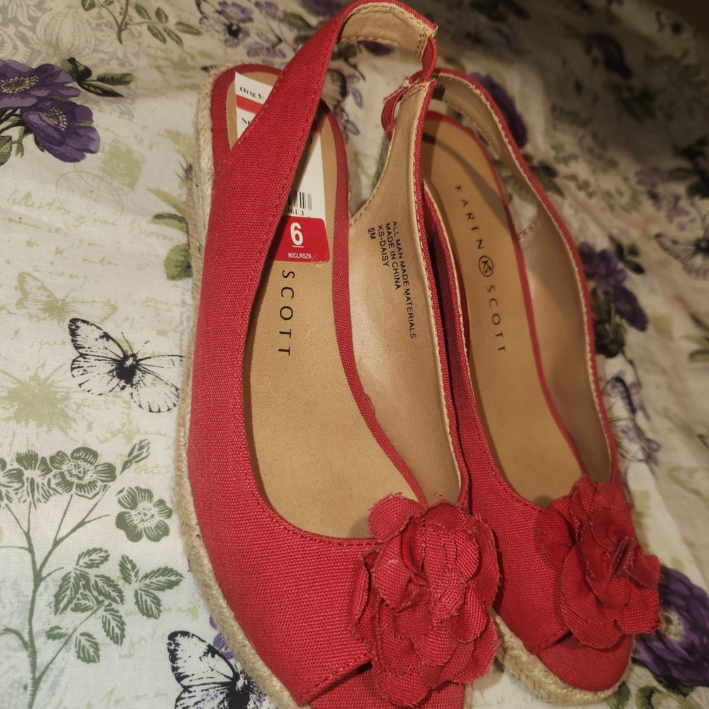 Karen Scott Red Slingback Peep-Toe Flats with Floral Accent
